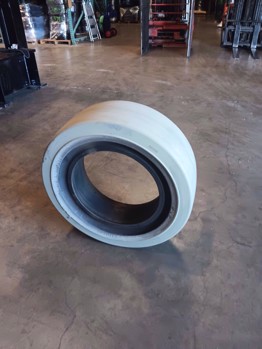 31x10-20/ 10-16.5 Smooth Solid Skid Steer Tires - Non Marking Gray